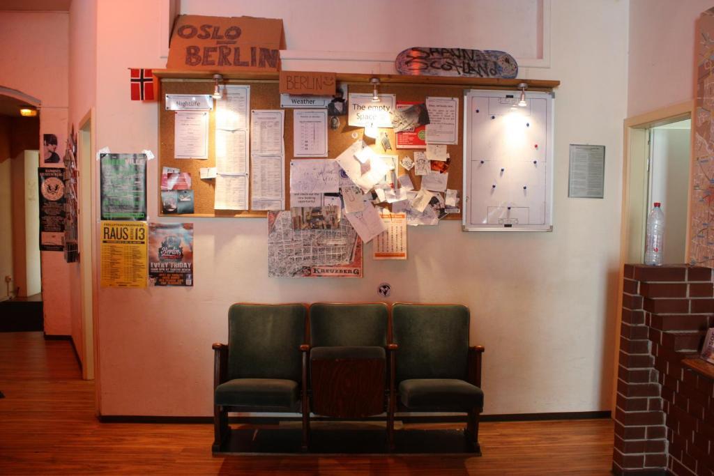 Baxpax Kreuzberg Hostel Berlin Exteriör bild