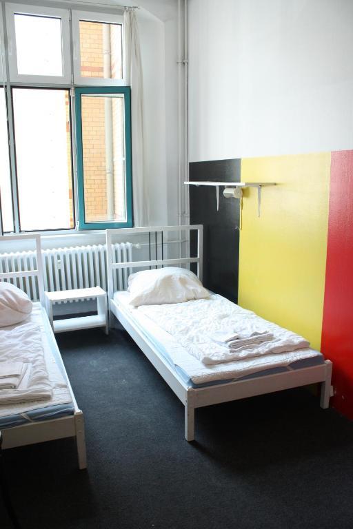 Baxpax Kreuzberg Hostel Berlin Exteriör bild
